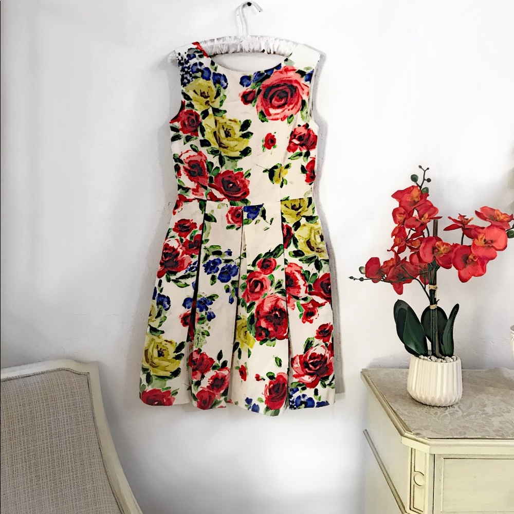 Tahari floral dress size 6 worn once